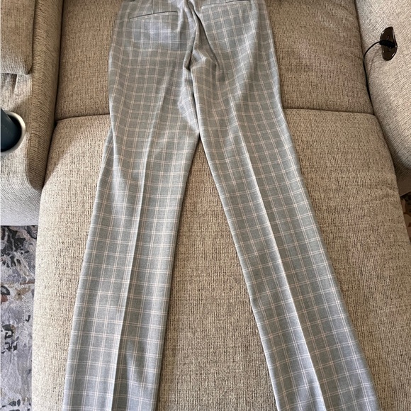 Like new Express plaid  mid rise 4 long in pink and gray work pants. - Picture 2 of 7